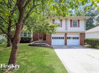 9827 Mission Rd, Overland Park, KS 66206