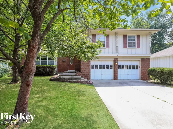 9827 Mission Rd, Overland Park, KS 66206