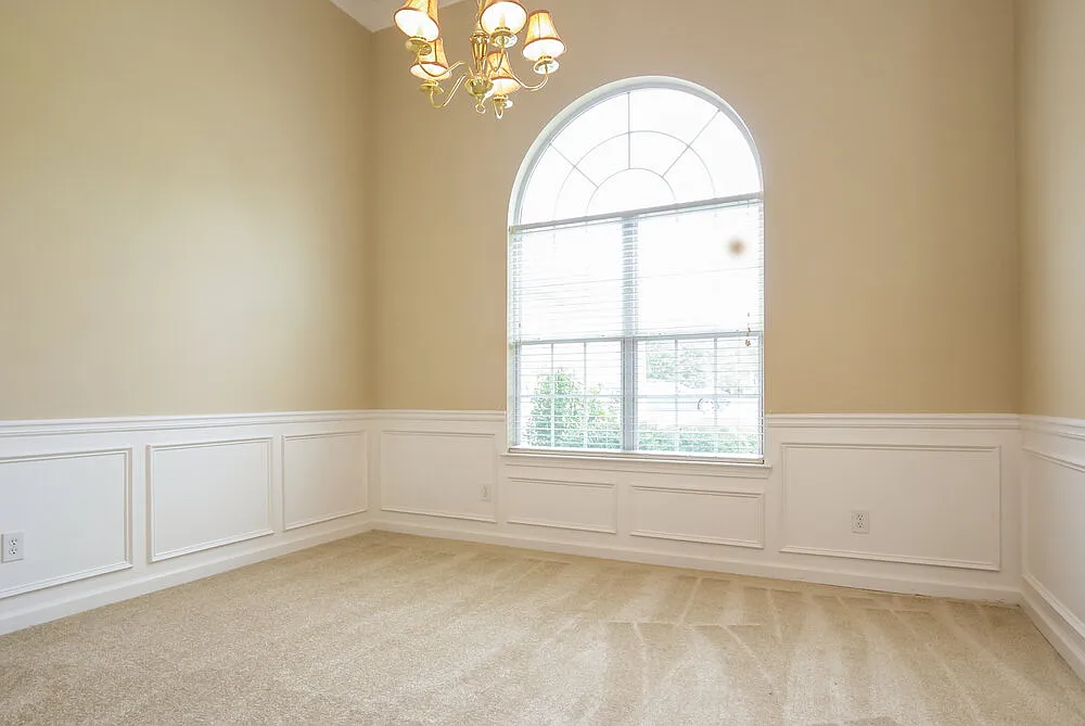 4 bed, 3.0 bath, 2308 sqft, $3,040 — Photo 4
