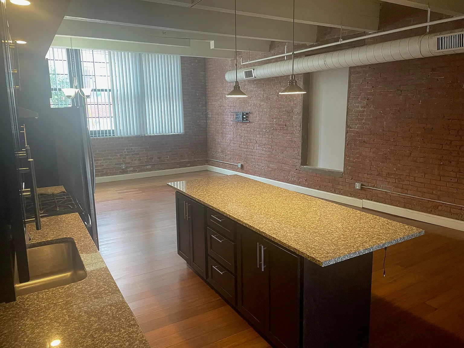 2 bed, 1300 sqft, $2,000 — Photo 2