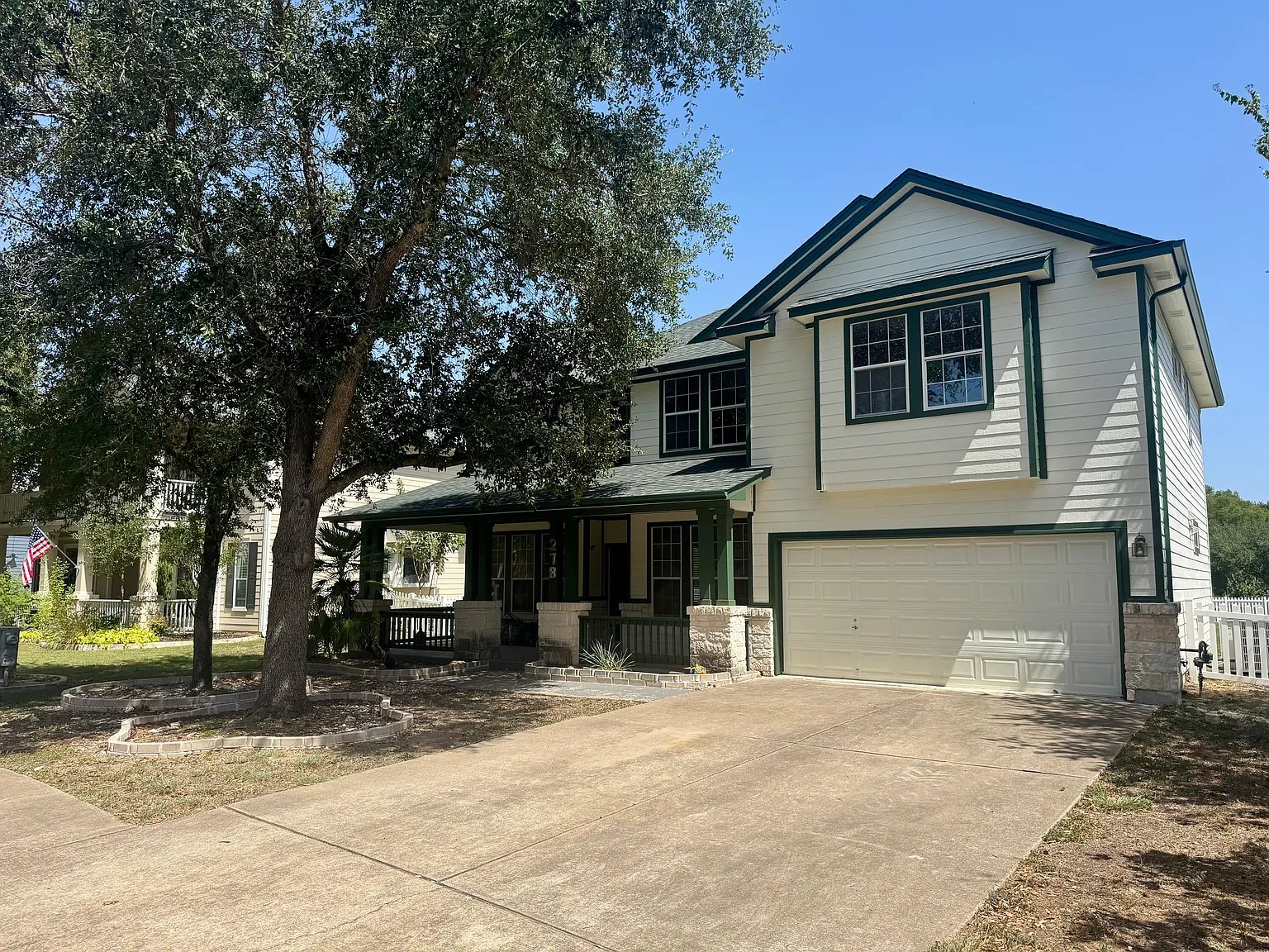 4 bed, 2894 sqft, $2,300 — Photo 2