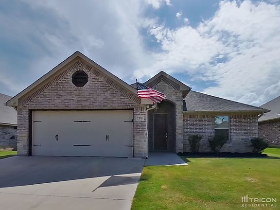 2nd image of 128 Donna Cir