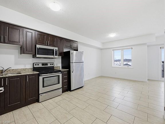 3rd image of 886 Golf Links Rd #302