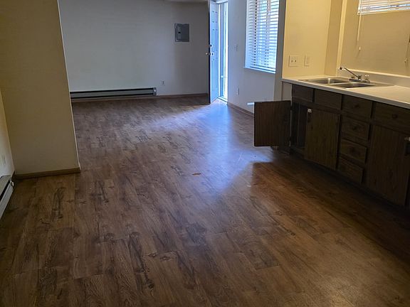 3rd image of 702 Midland Ave APT 14