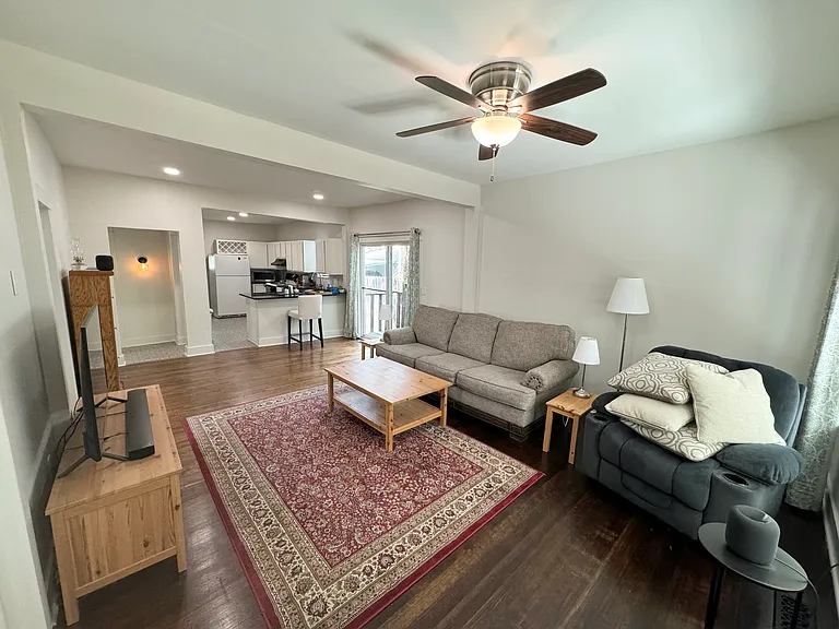 1005 N Waco Ave — Photo 7