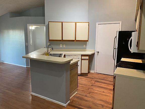 2nd image of 9999 Summerbreeze Dr APT 618