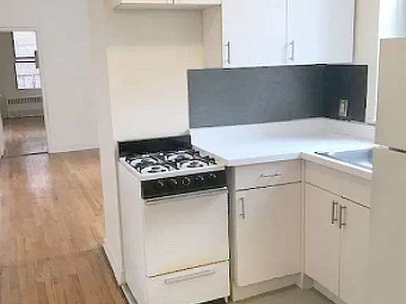 5th image of 214 W 82nd St APT 2C
