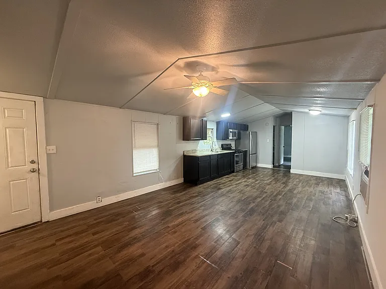 412 North St — Photo 3