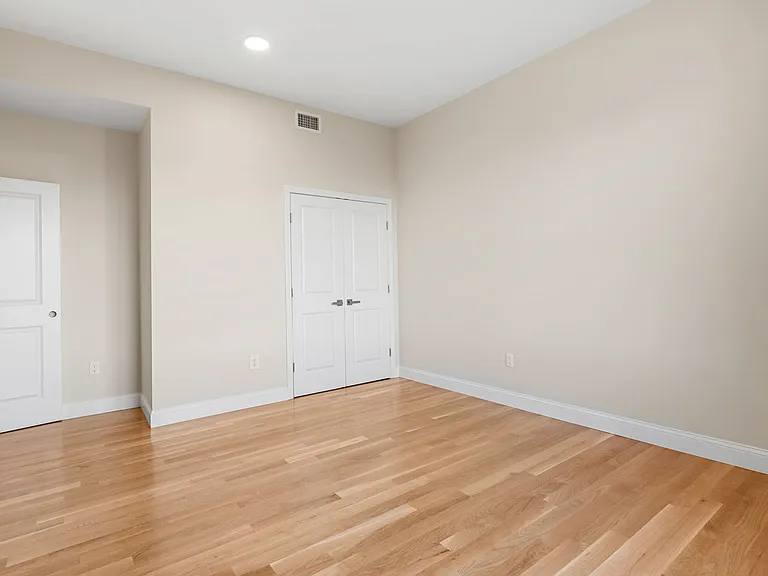 16 Taber St #305 — Photo 5