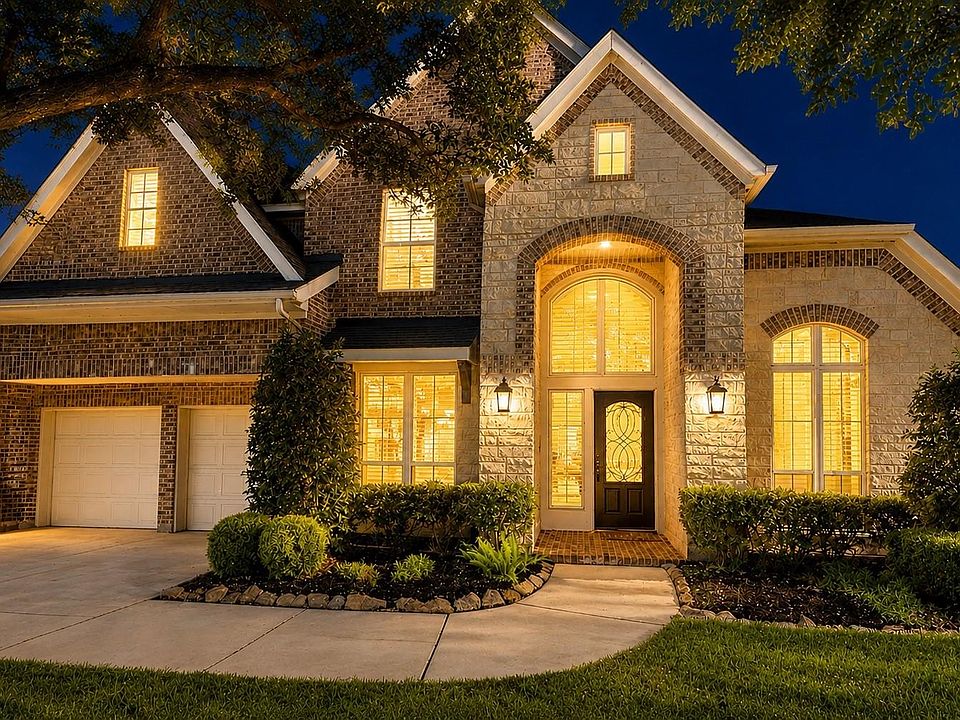 1st image of 27838 Colonial Point Dr