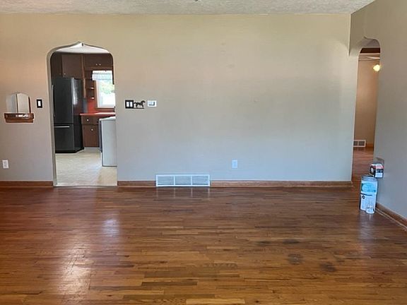 5th image of 2116 Alpha St