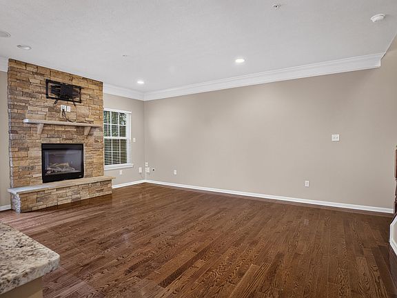 5th image of 700 Rosecliff Rd