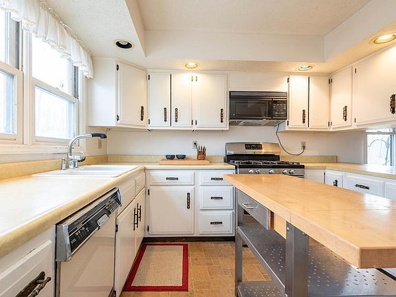 5th image of 4415 N Benton Ct