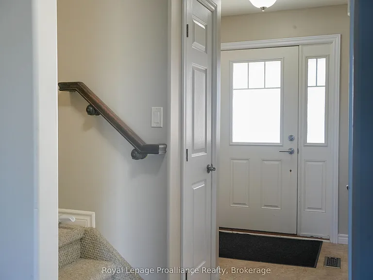 77 Mountain Ash Dr — Photo 4