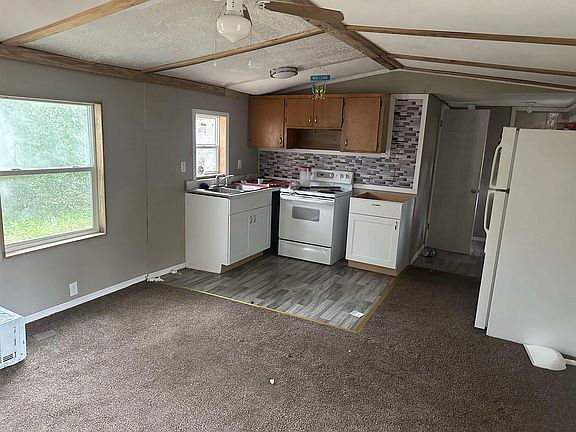3rd image of 50 Croatan St
