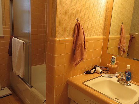 3rd image of 157 Glenrochie Dr