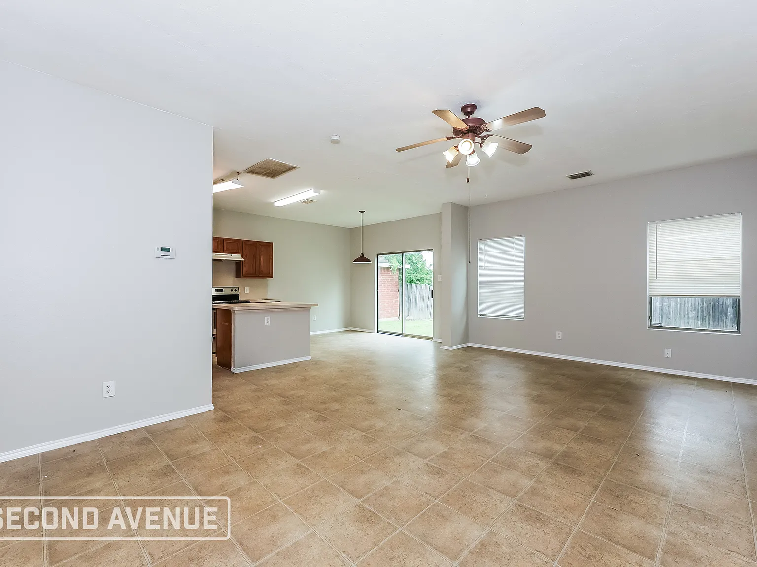 4 bed, 2.5 bath, 1748 sqft, $1,850 — Photo 4