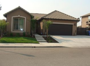6823 W Calimyrna Ave, Fresno, CA 93723