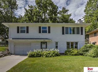 9323 Tomahawk Blvd, Omaha, NE 68134