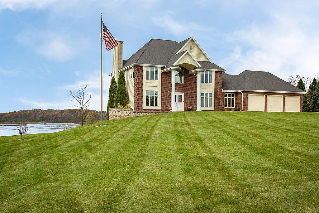 32111 Euphoria Dr photo 1