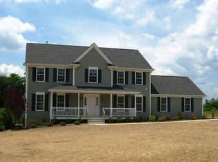 18 Southview Ln, Hopewell Junction, NY 12533