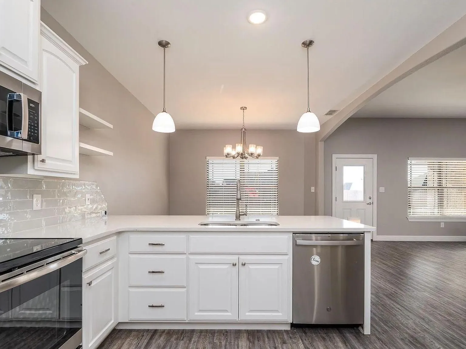 4 bed, 1754 sqft, $2,600 — Photo 4