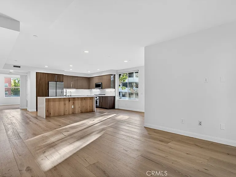 575 Rockefeller — Photo 3