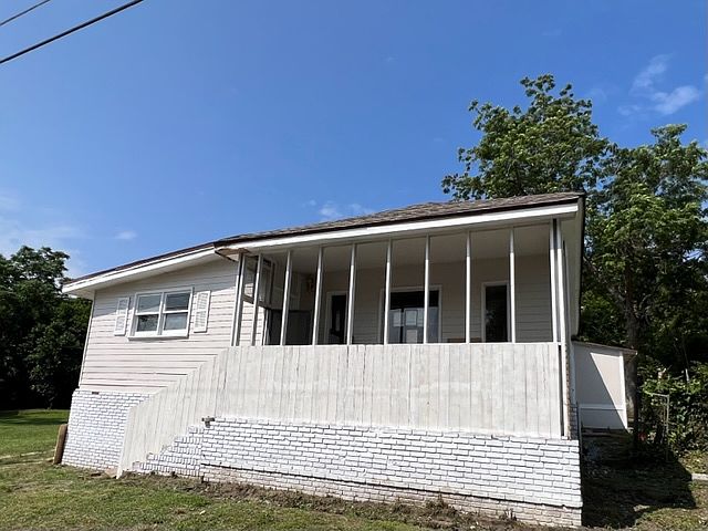 2nd image of 1807 6th Ct