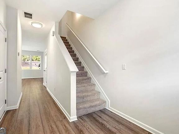 4th image of 3107 Tarian Way