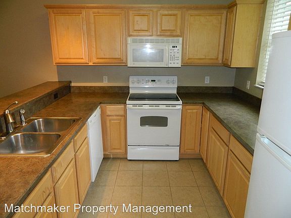 3rd image of 810 NW 19th Ave #205