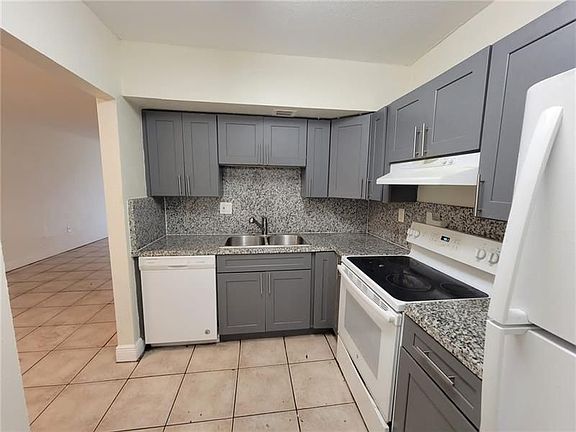 3rd image of 3710 NW 21st St APT 407