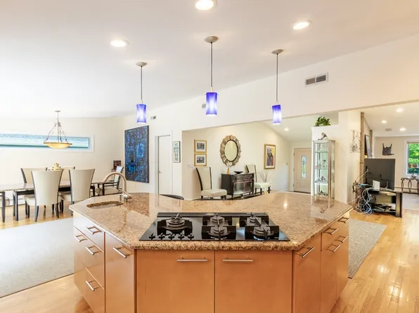 16 Leonard Rd, Sharon, MA 02067