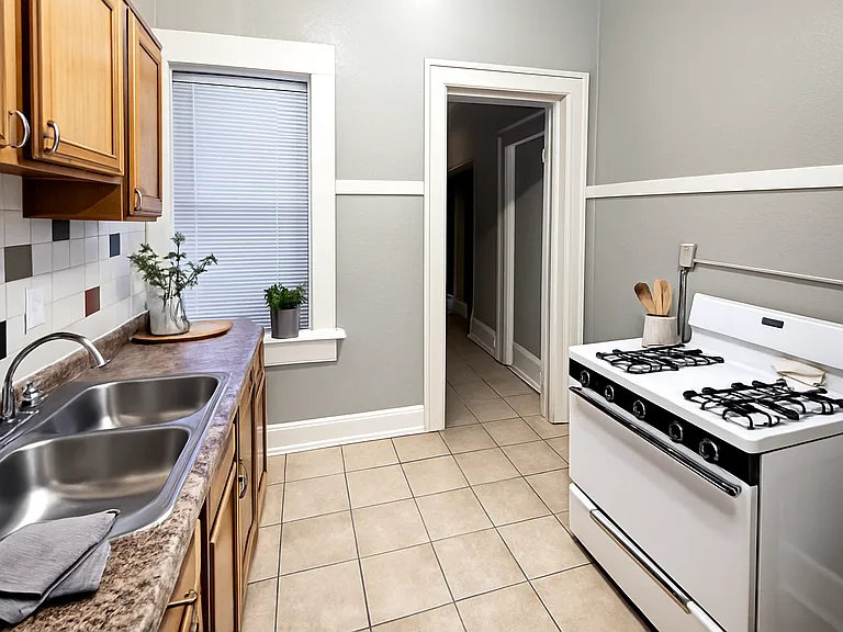 817 Park Ave #3 — Photo 4