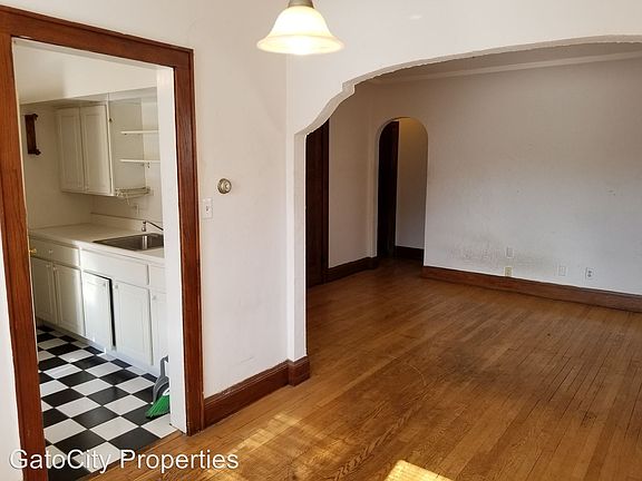 3rd image of 4757 S Lake Dr APT 07