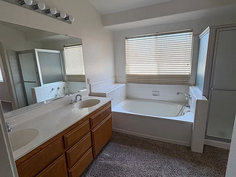 14333 La Crescenta Ave — Photo 20