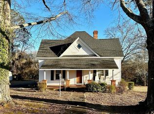 504 Tarrant St, Central, SC 29630