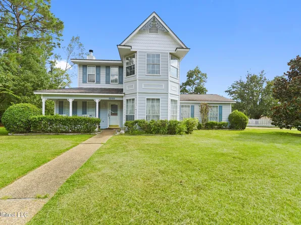 10100 Iroquois Dr, Ocean Springs, MS 39564