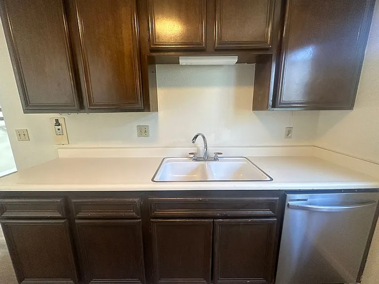 312 De Vega Ct — Photo 8