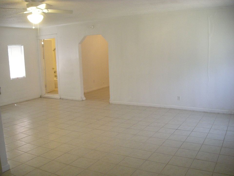 2nd image of 2319 29th St