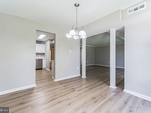 4th image of 838 Quince Orchard Blvd #10