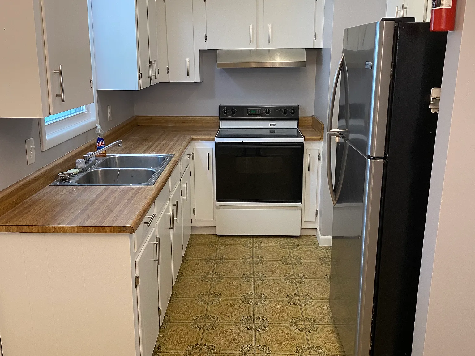 3 bed, 1080 sqft, $1,250 — Photo 2