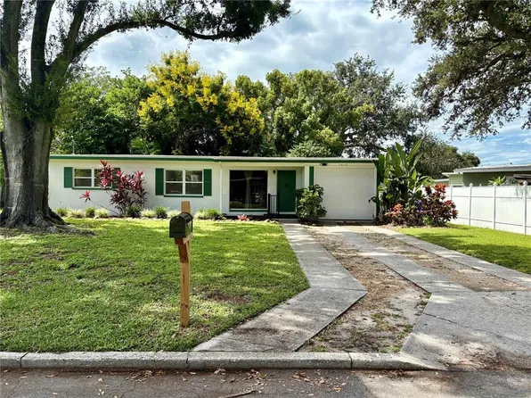 1613 Crystal Ct E, Lakeland, FL 33801