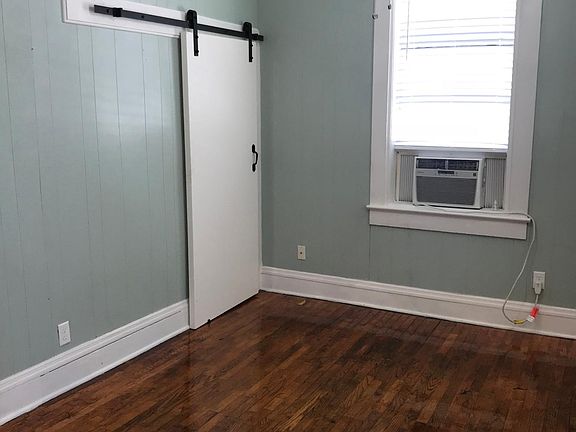 5th image of 4953 Hyde Ave