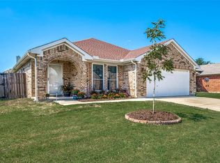 8705 Lariat Cir, Fort Worth, TX 76244