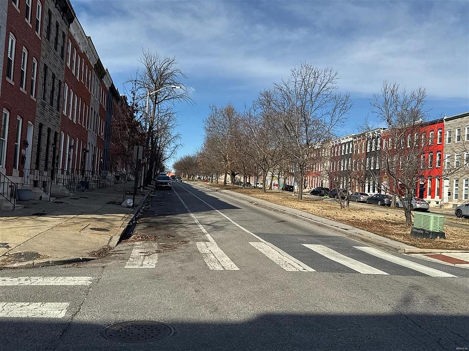 2nd image of 1618 N Broadway