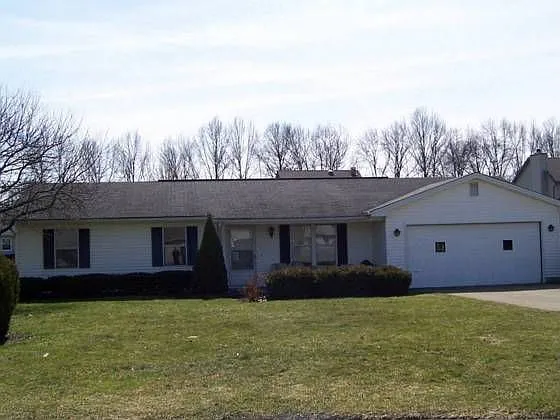 1319 Huntington Ct photo 1