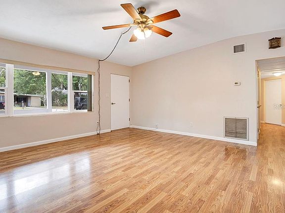 4th image of 2513 Lake Wade Ct