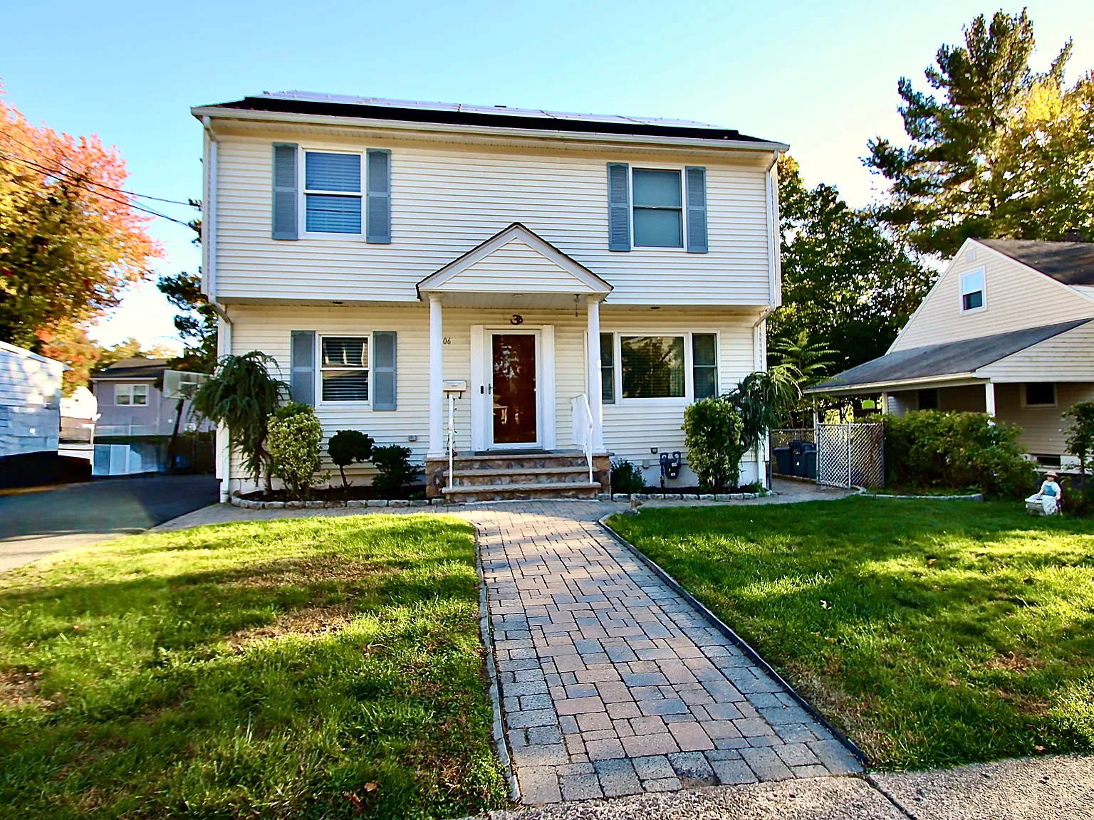 3 bed, $4,700 — Photo 1