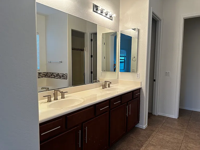 2712 E Redwood Pl — Photo 9