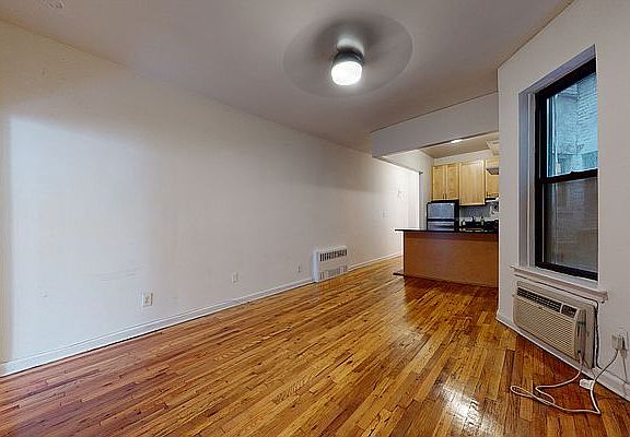 4th image of 312 E 90th St APT 5C